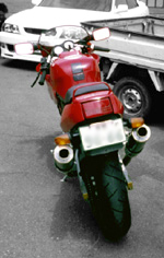 DUCATI 900SS 後ろから