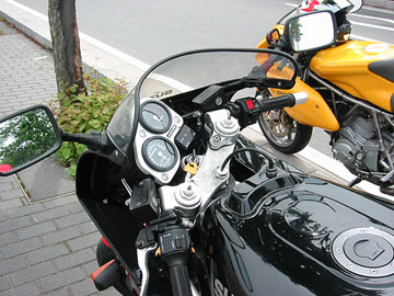 GSX1200Rのコックピット